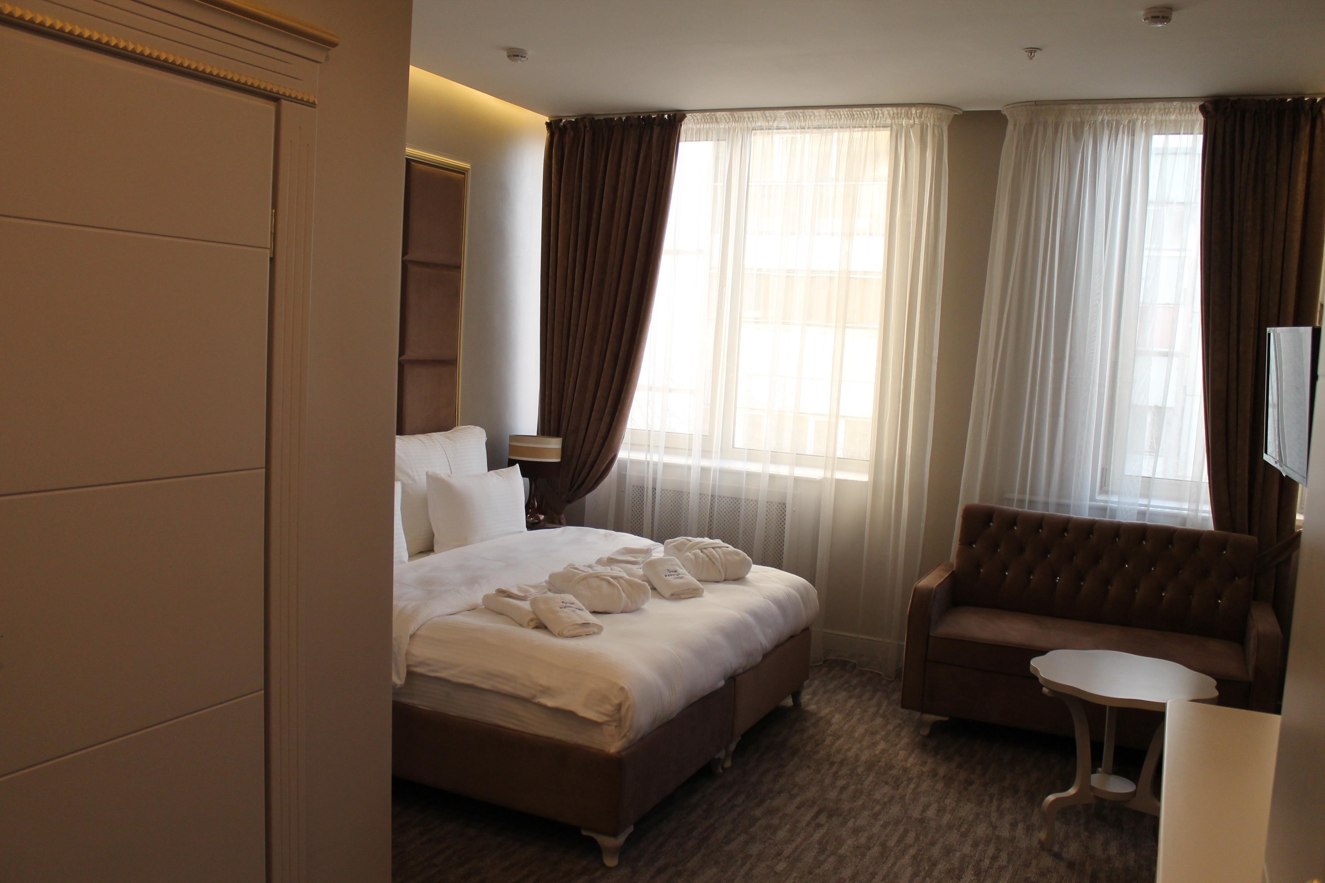 Grand Sapphire Hotel アルマトイ エクステリア 写真