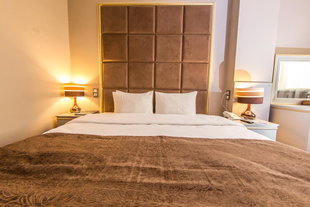 Grand Sapphire Hotel アルマトイ エクステリア 写真