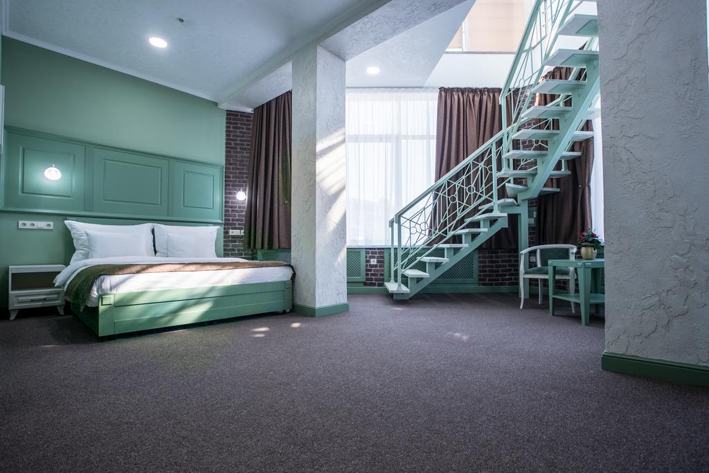 Grand Sapphire Hotel アルマトイ エクステリア 写真