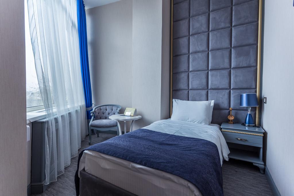 Grand Sapphire Hotel アルマトイ エクステリア 写真
