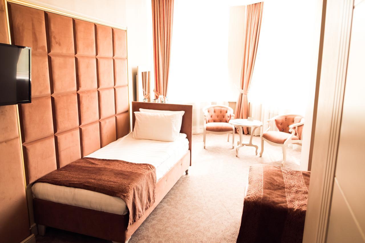 Grand Sapphire Hotel アルマトイ エクステリア 写真