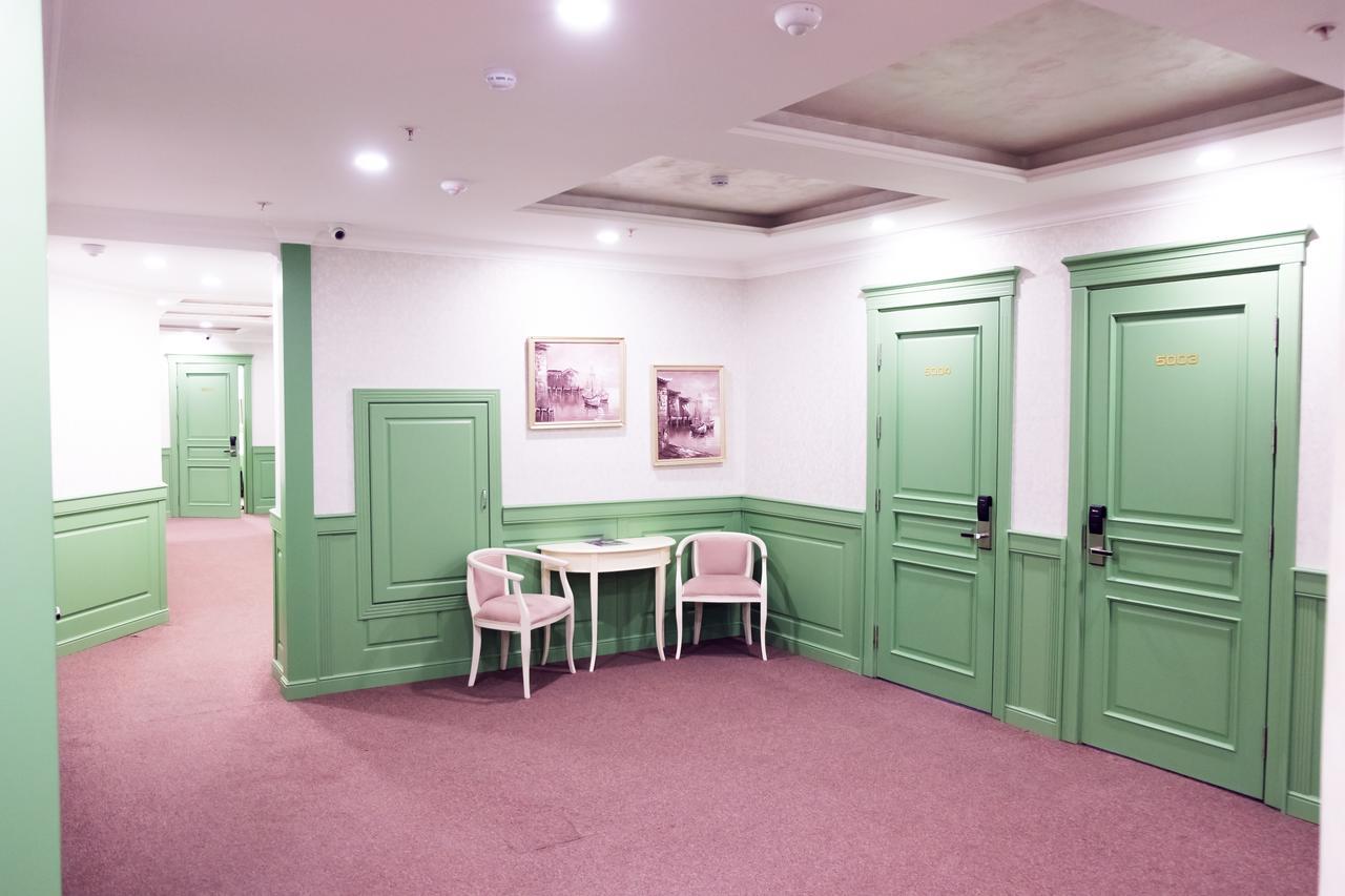 Grand Sapphire Hotel アルマトイ エクステリア 写真