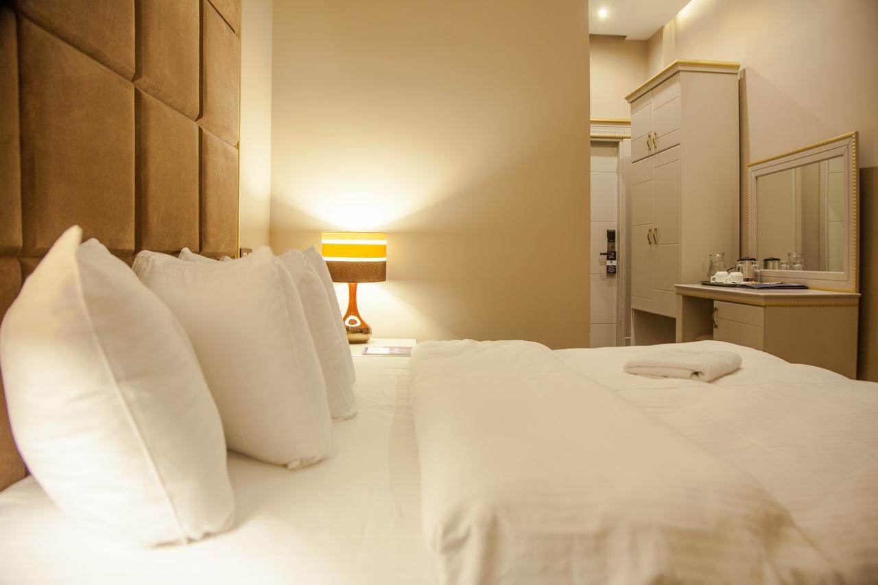 Grand Sapphire Hotel アルマトイ エクステリア 写真