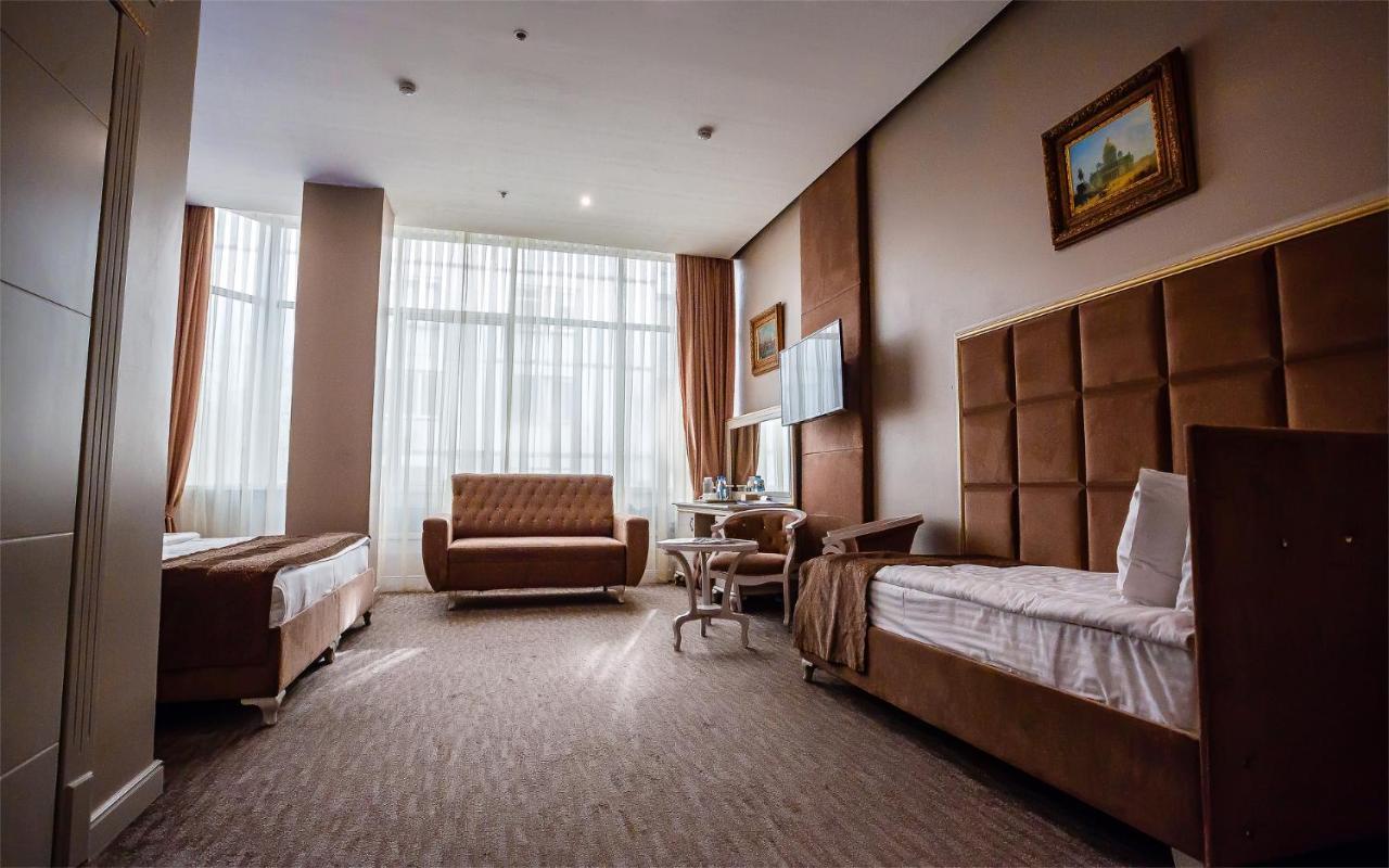 Grand Sapphire Hotel アルマトイ エクステリア 写真