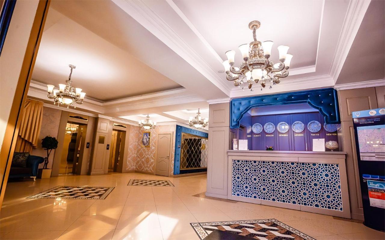 Grand Sapphire Hotel アルマトイ エクステリア 写真