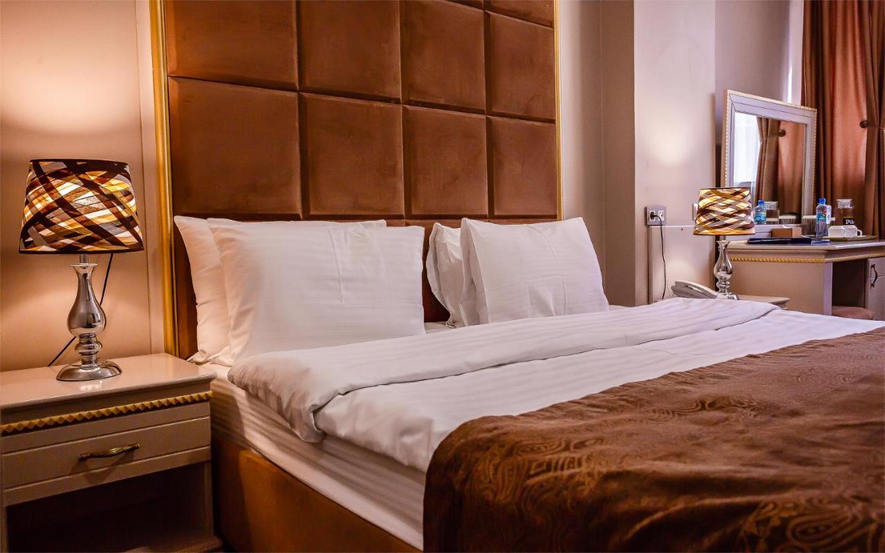 Grand Sapphire Hotel アルマトイ エクステリア 写真